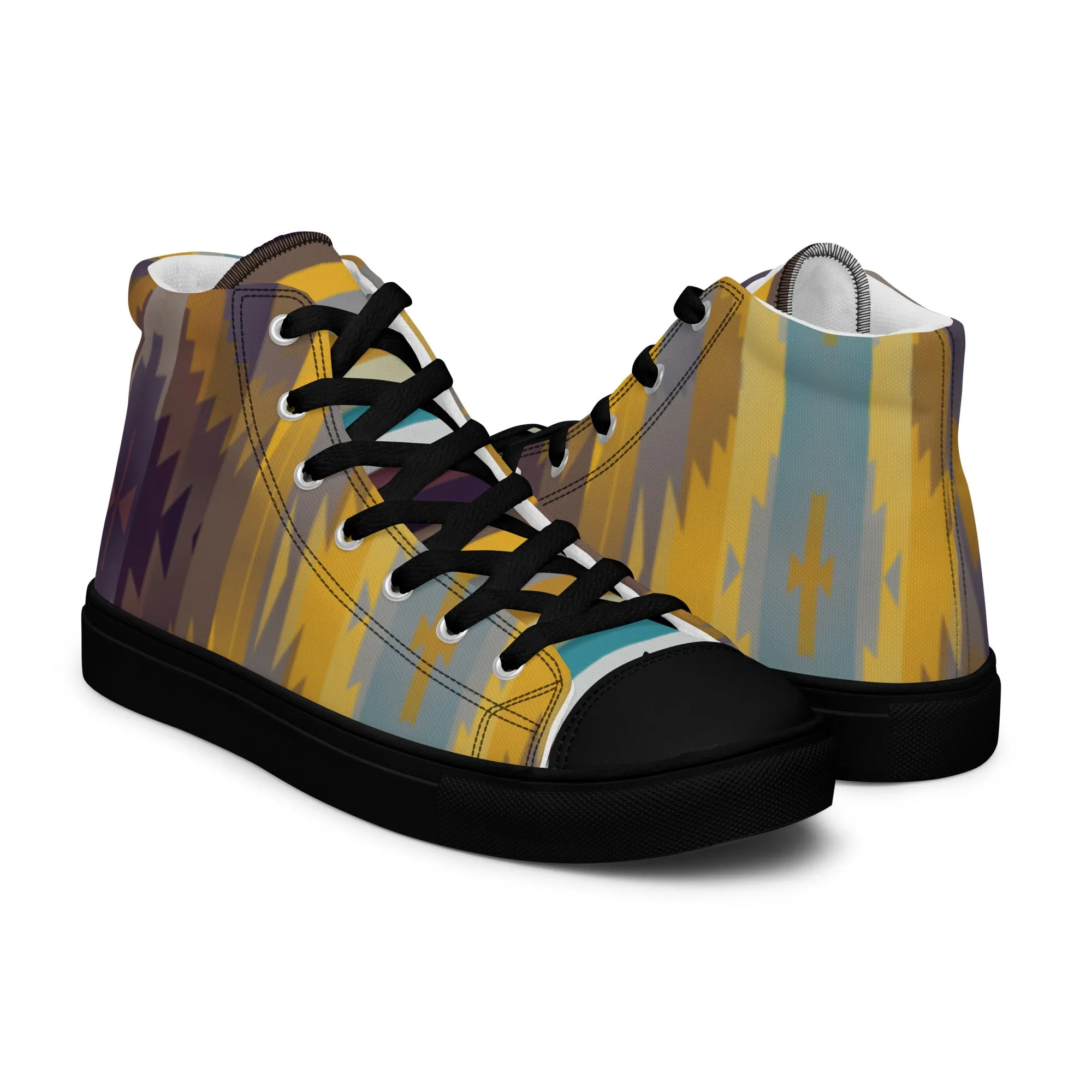 Men’s high top canvas shoes in the colors of nature