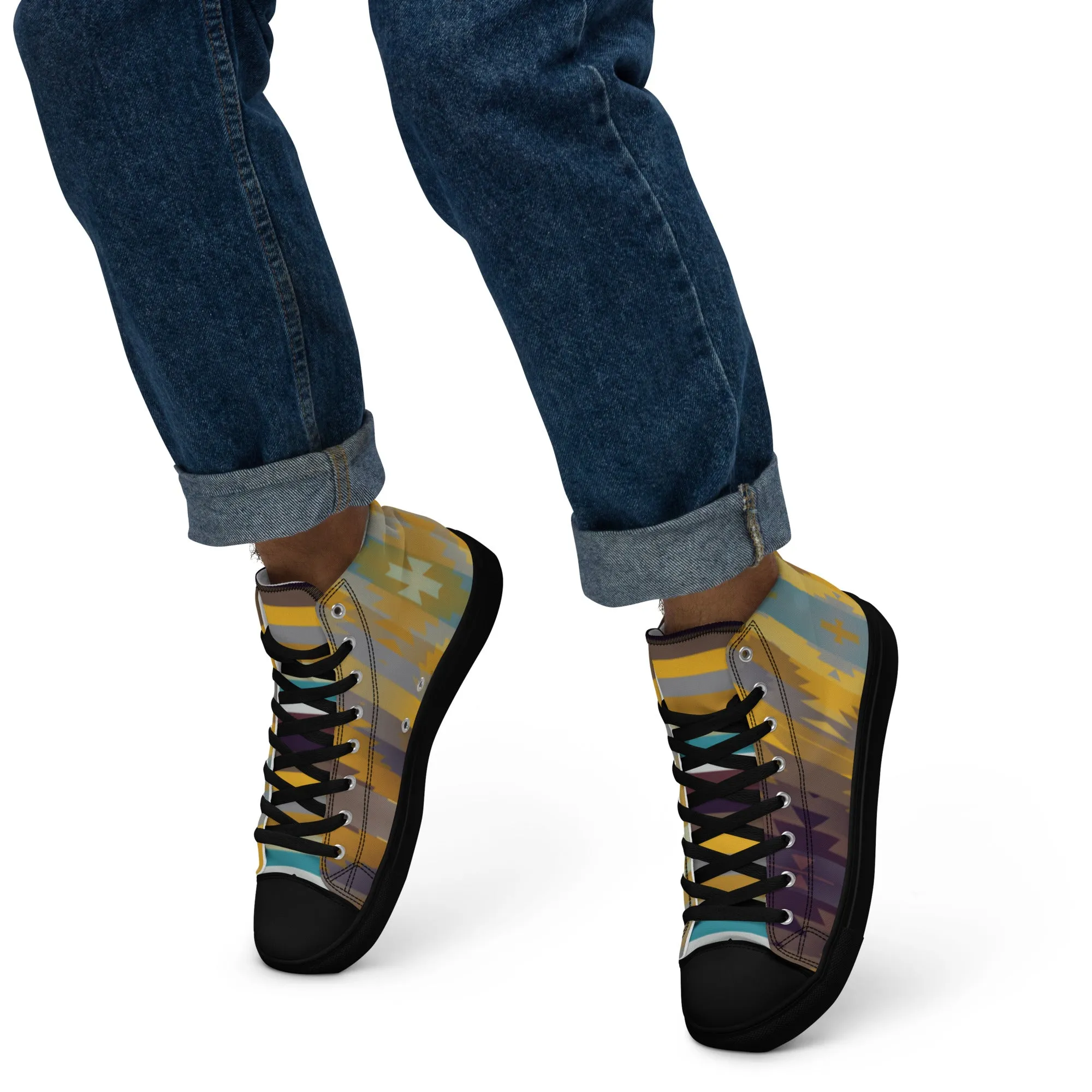 Men’s high top canvas shoes in the colors of nature